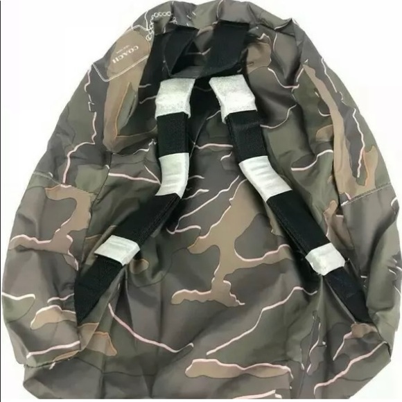 NWT Coach XL Leather trim camo lined tote 6 set—-price drop for today only - Picture 4 of 16